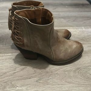 Now or never booties size 8 glenwoods, like new. Worn once